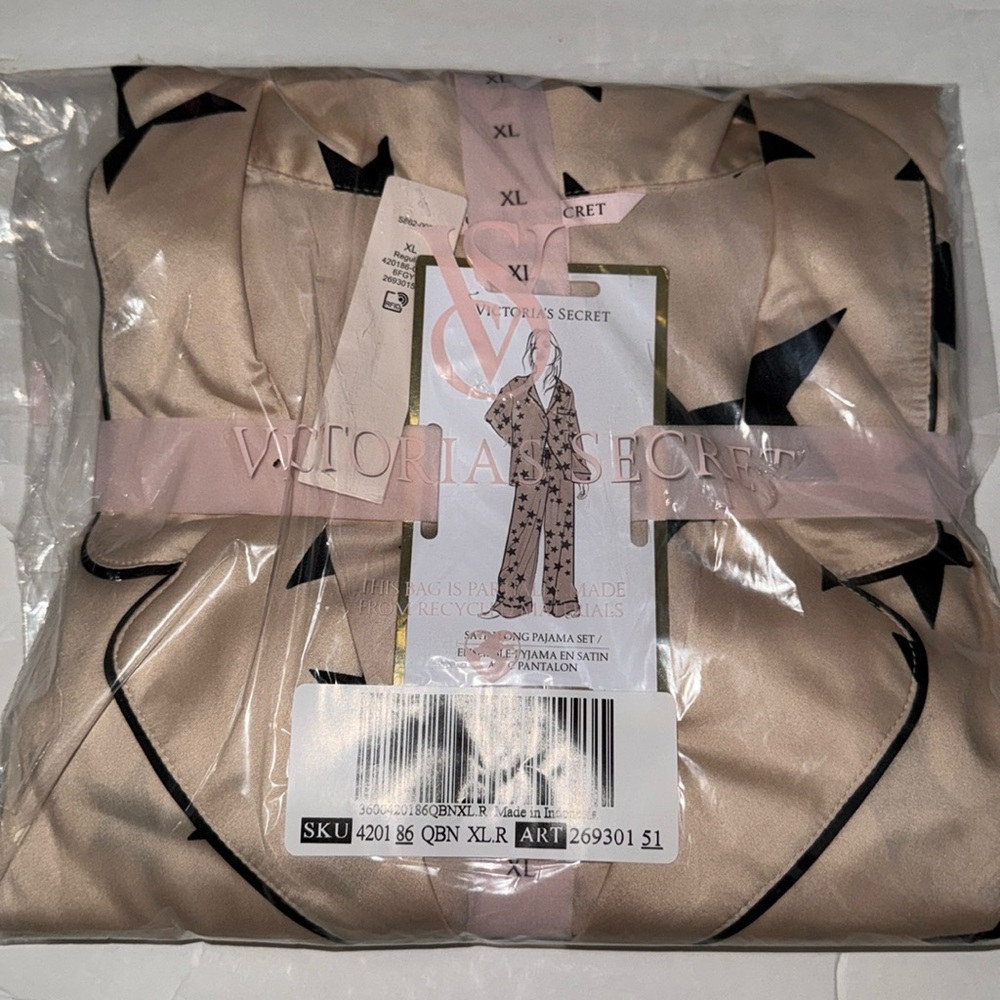New Victoria's Secret Satin Pajama Set Cream with All-over Black Stars Size XL